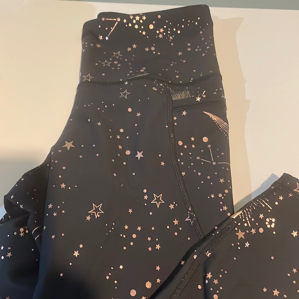 Old Navy yoga pants